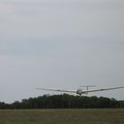 Landing glider