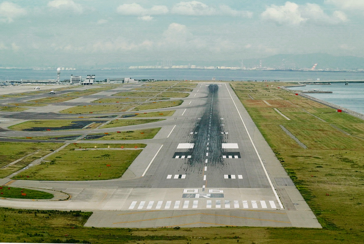 Landing Kansai Rwy 06R