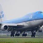 Landing of a Boeing 747-400