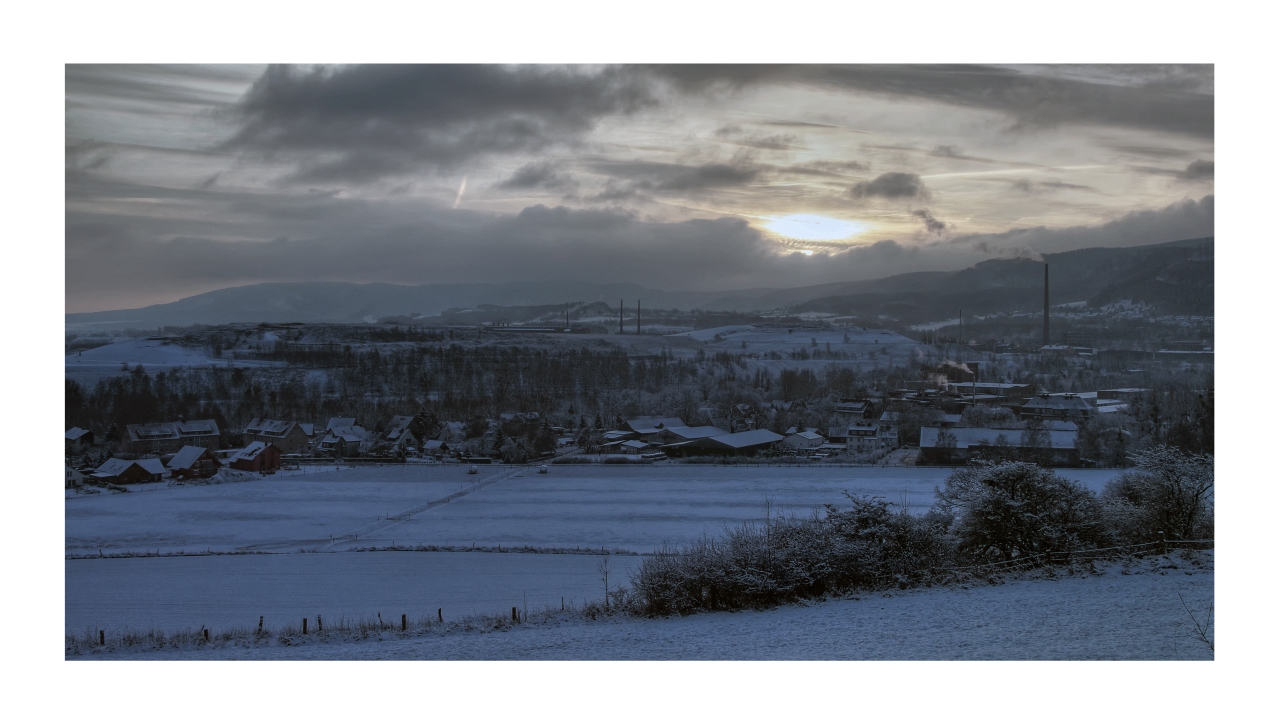 Landkreis - Goslar "Blick vom Sudmerberg auf Oker, am Frühenmorgen "