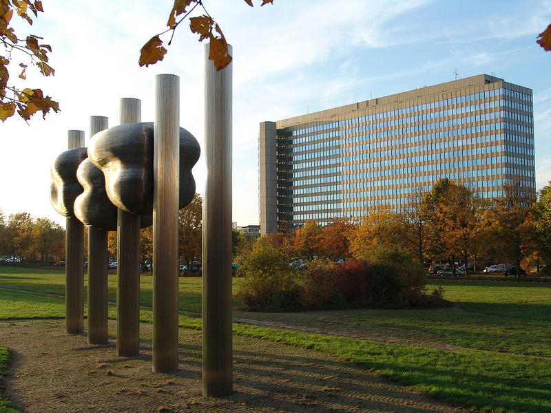 Landmarke mit ZDF Hochhaus