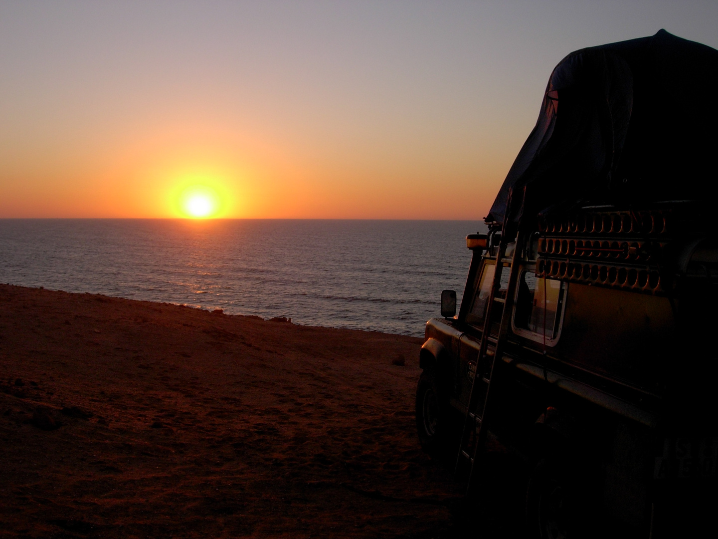 Landrover 110 am Strand