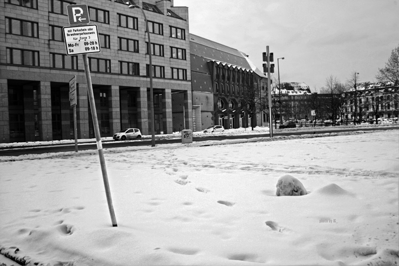 landscape for the unrising past - berlin