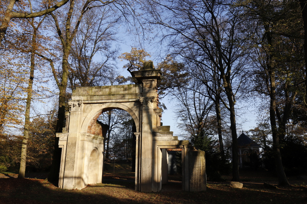 Landscape garden "Luisium" - Roman ruin - image 2