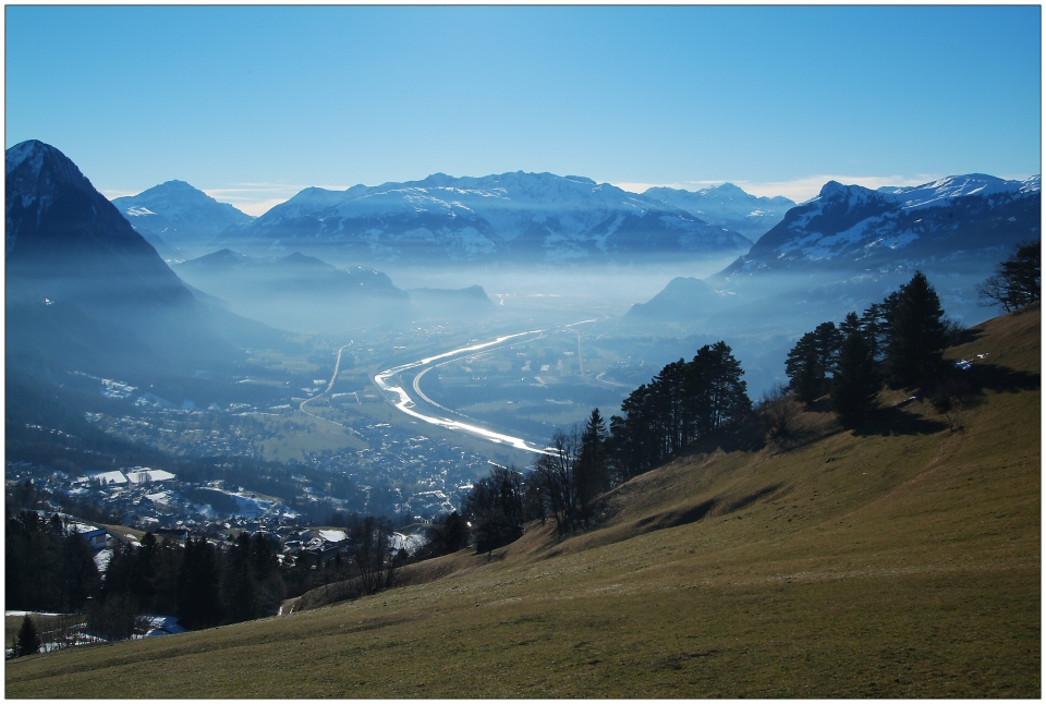 Landschaft im Gegenlicht ...