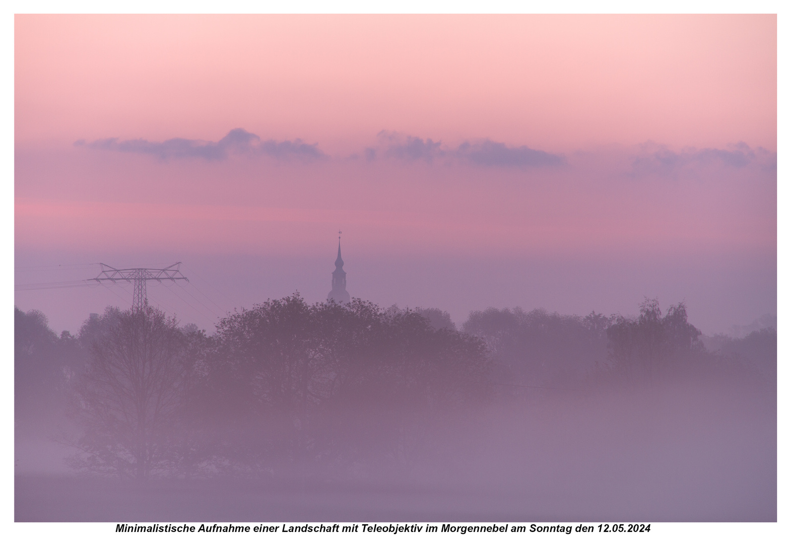 Landschaft im Morgennebel 