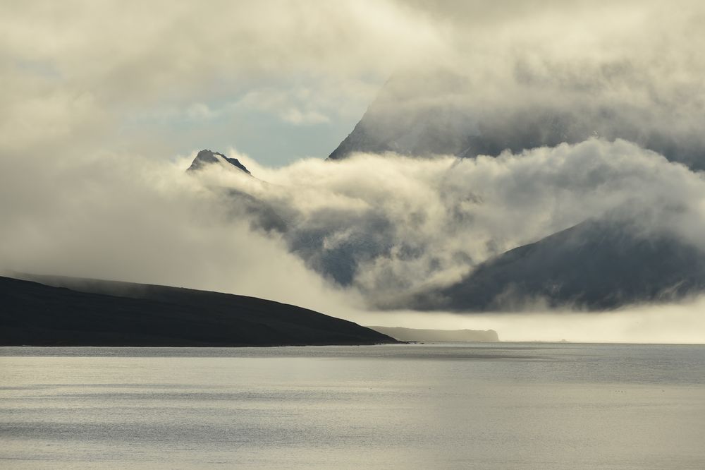 Landschaft im Nebel und Wolken.        DSC_7374
