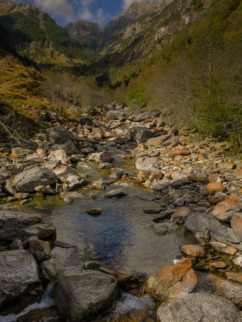 Landschaft im Verzasca Tal Schweiz