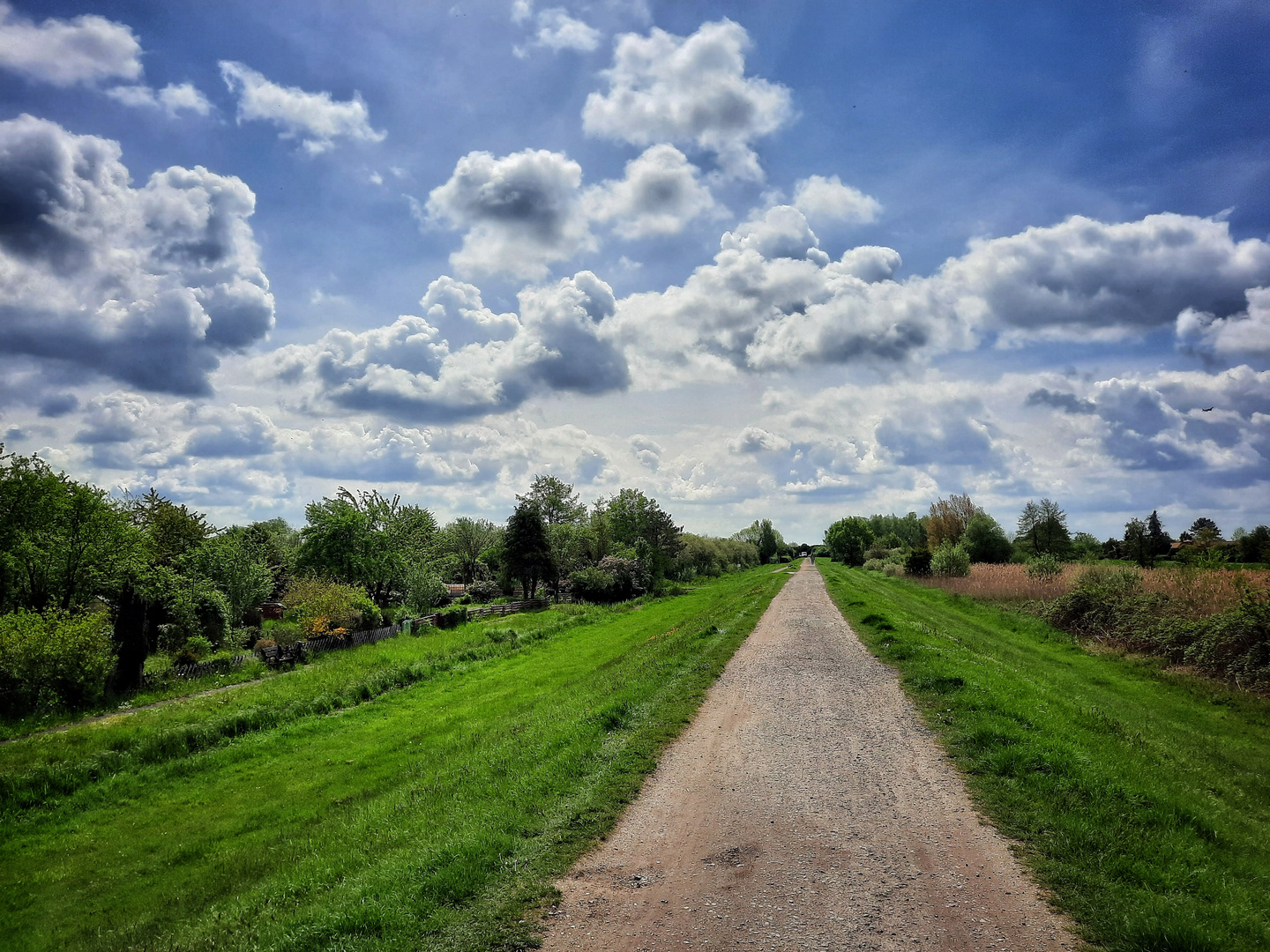 Landschaft in Bremer Kleingartengebiet, Nähe Flughafen