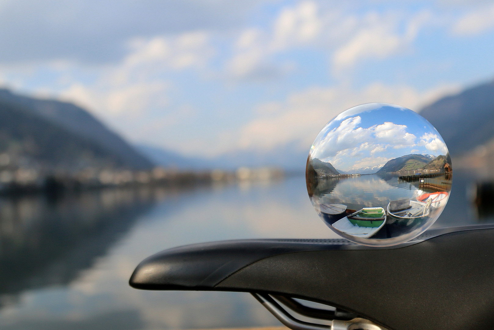 Landschaft in einem Lensball.