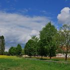 Landschaft mit blauem Himmel