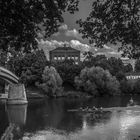 Landschaft mit Brücke und Fenstern