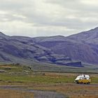 Landschaft mit Bus 