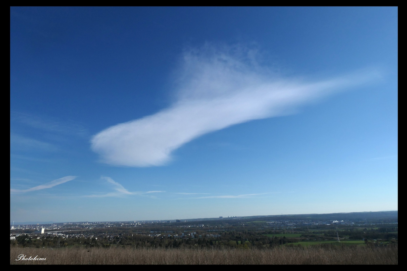 Landschaft mit einer riesigen Wolke