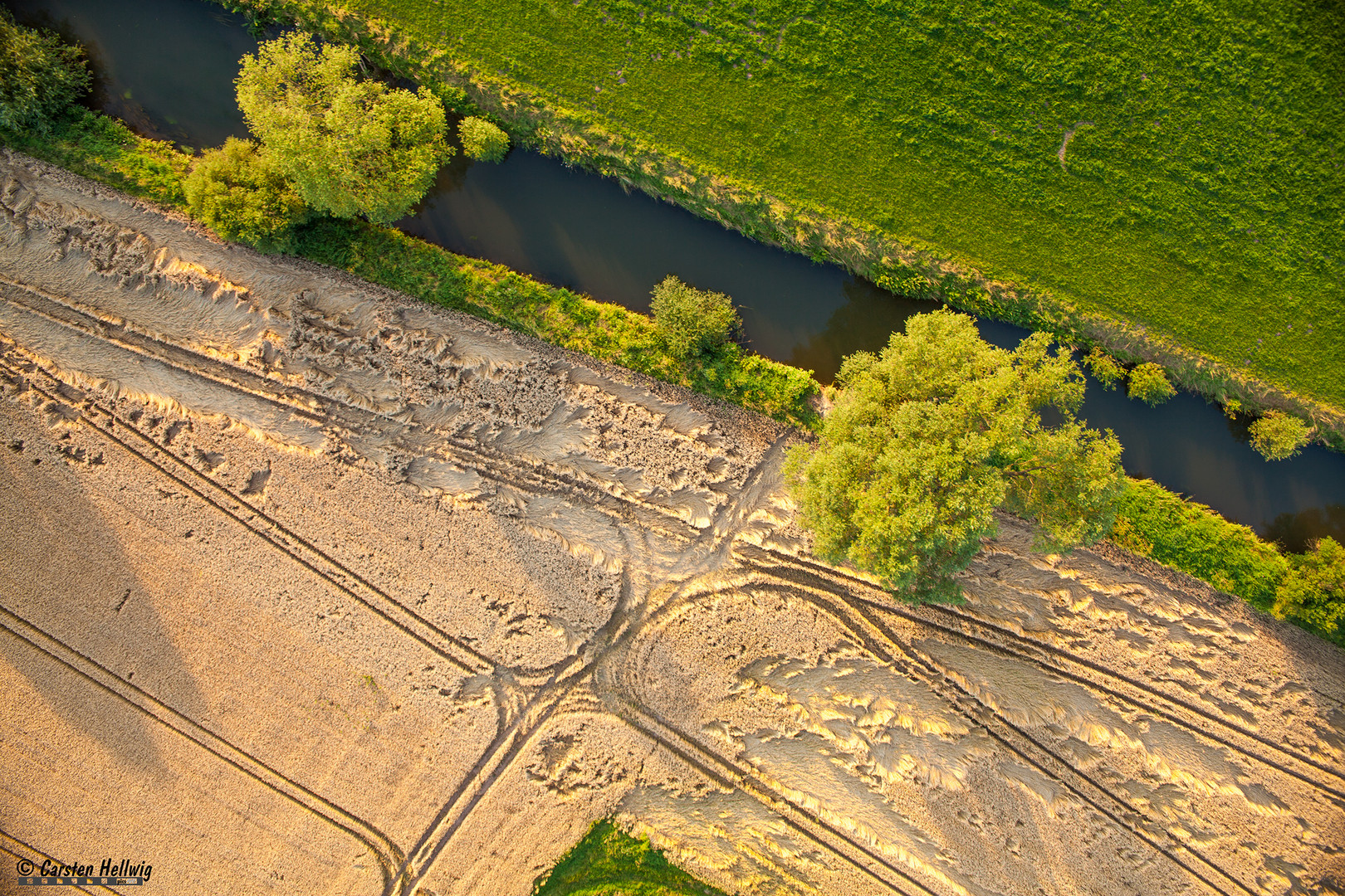 Landschaft mit Fluß