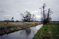 LANDSCHAFT MIT HOCHSITZ BEI SAARMUND