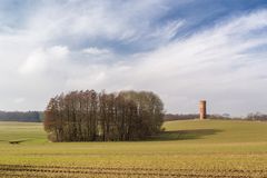 Landschaft mit Turm