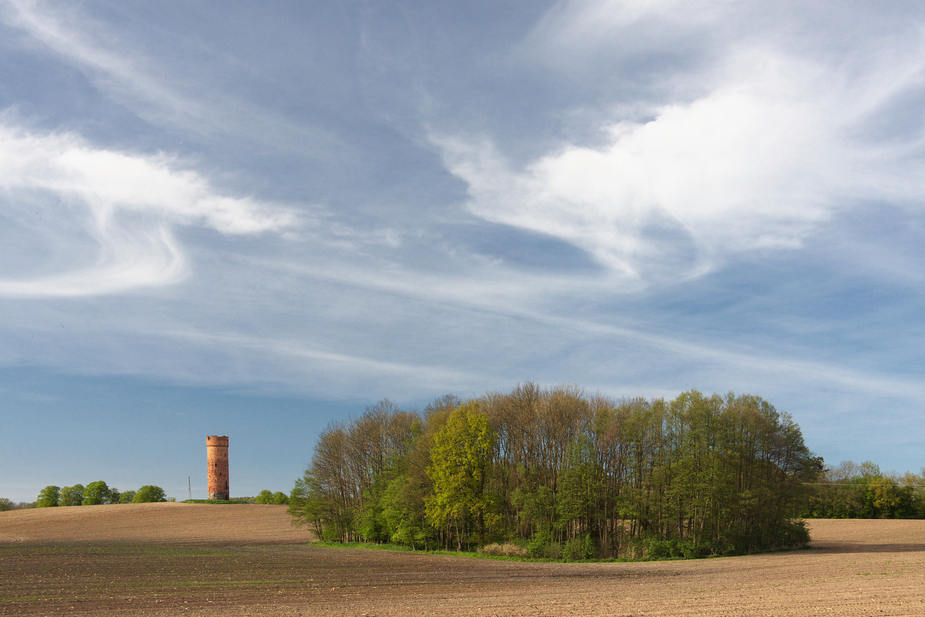 Landschaft mit Turm