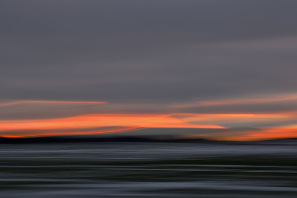 Landschaft mit Wischeffekt nach Sonnenuntergang