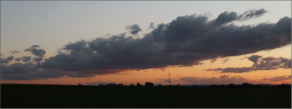 Landschaft mit Wolke