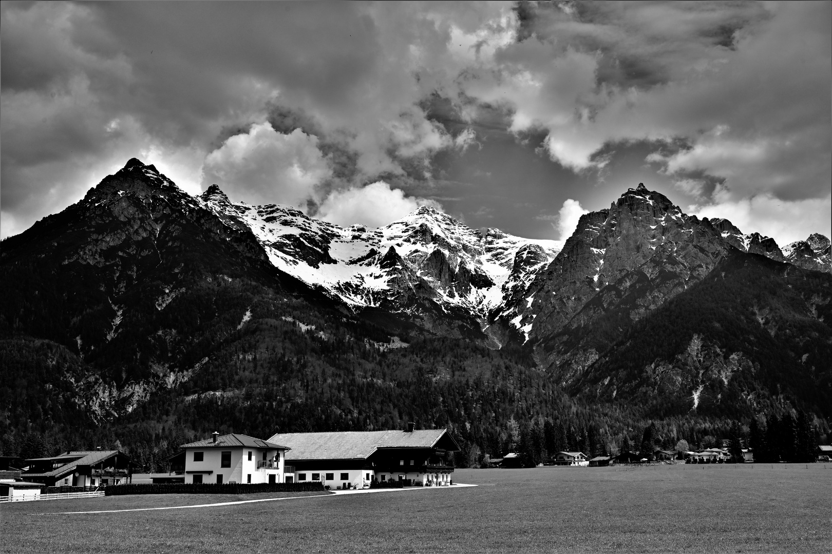 Landschaft mit Wolken