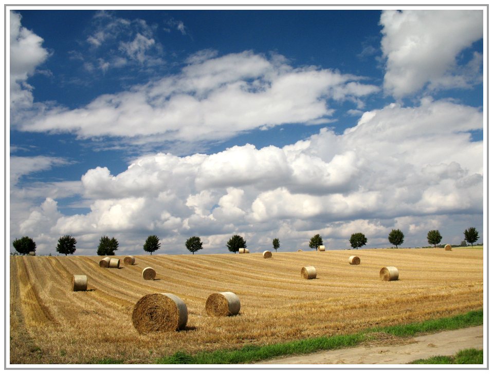 Landschaft mit Wolken