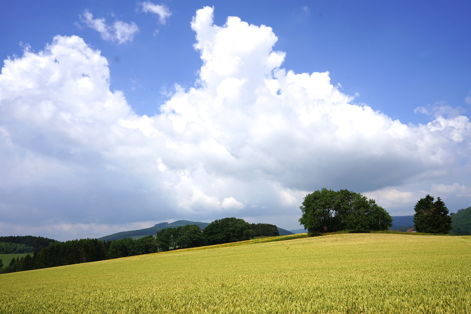 Landschaft mit Wolken