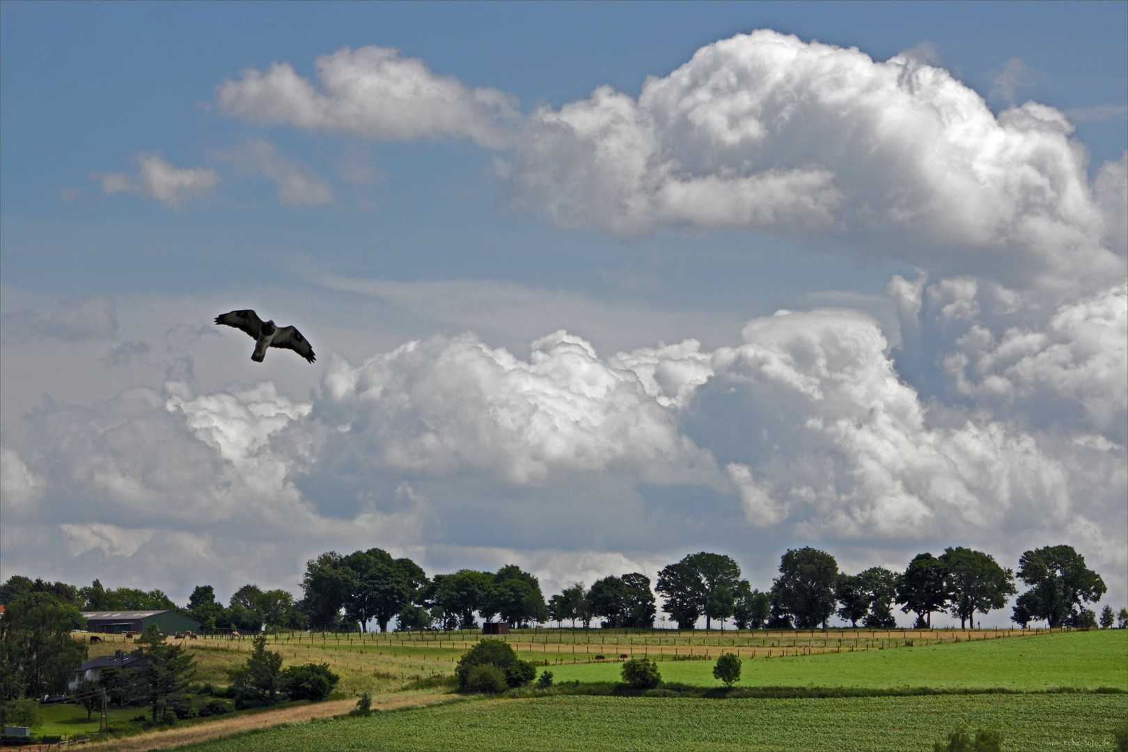 Landschaft und Wolken