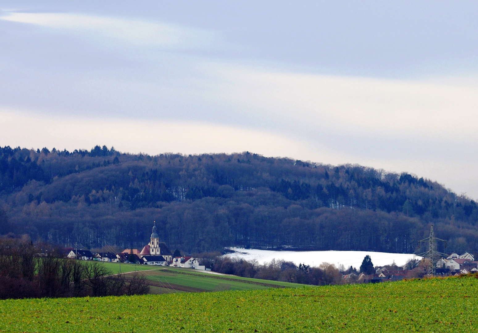 Landschaftlich eingebunden - Dahenfeld