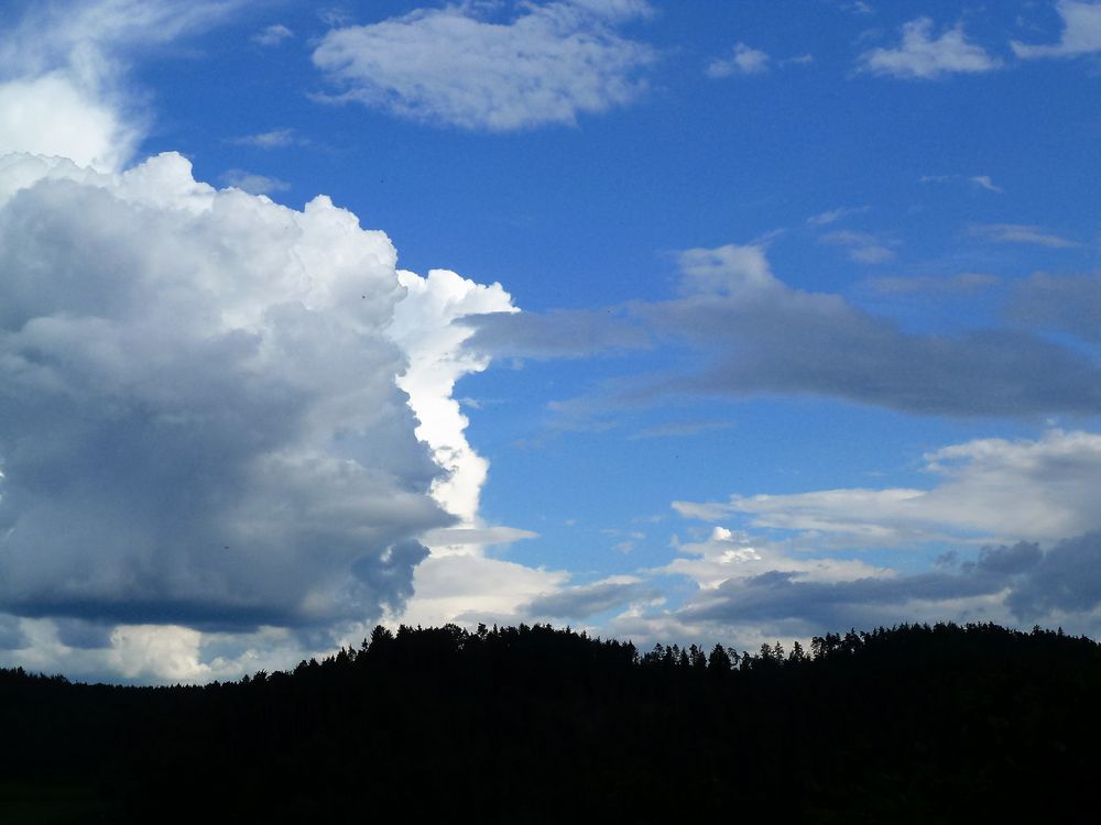 Landschafts-Wolken-Bild