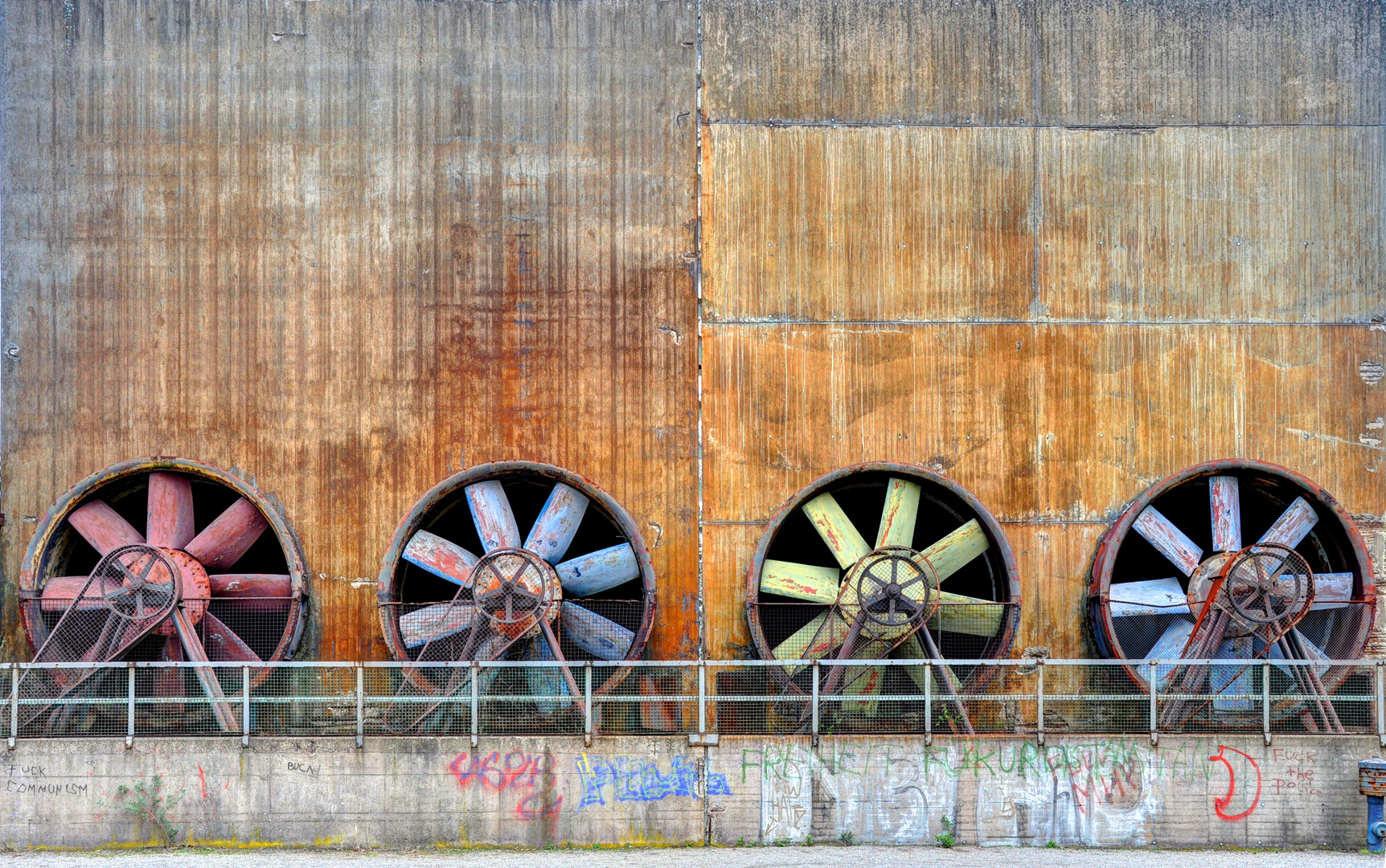 Landschaftspark Duisburg-Nord / Kühlturm des Hochofen-Kühlwassers