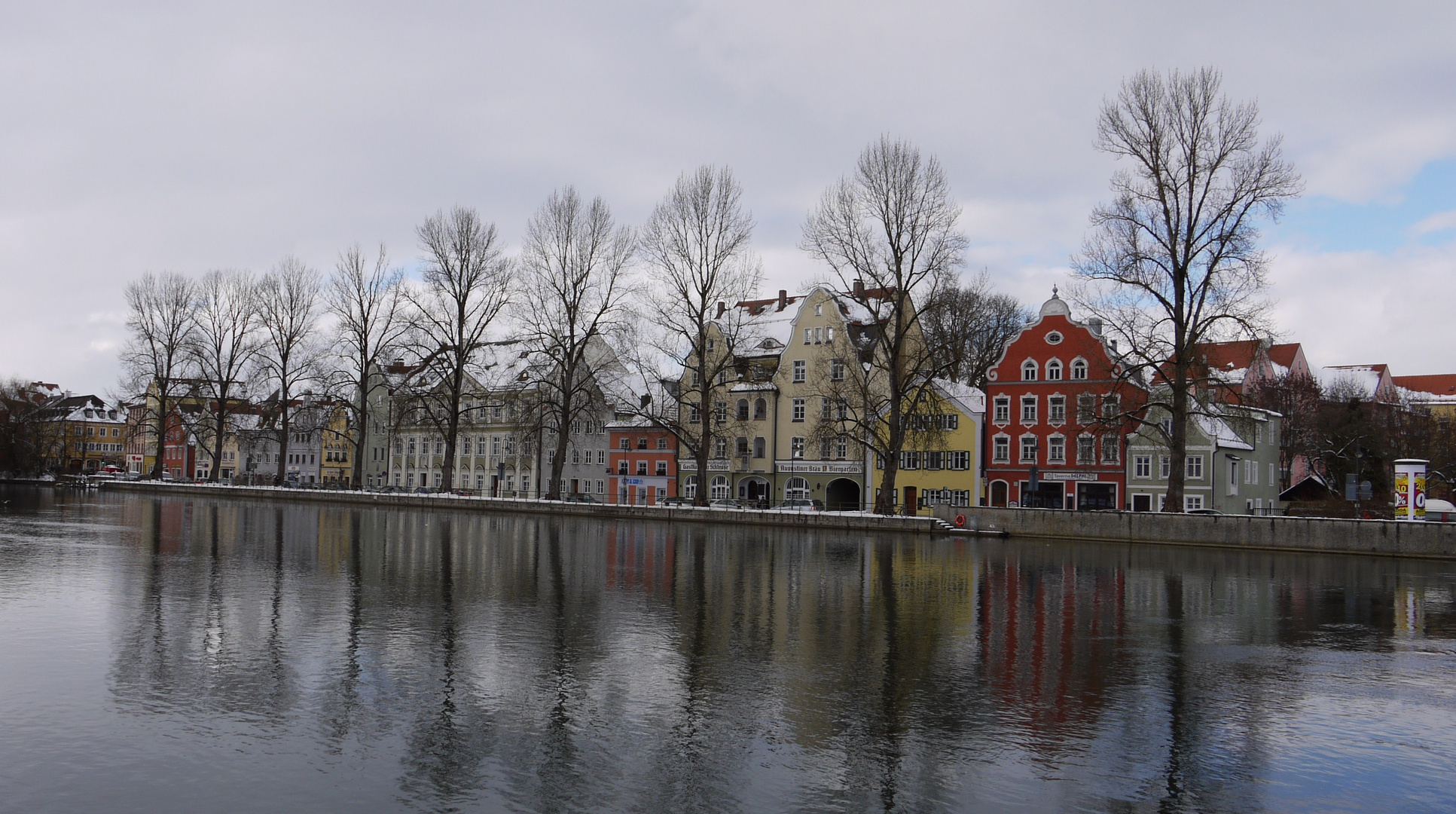 Landshut, Isargestade, jetzt noch mit Bäumen