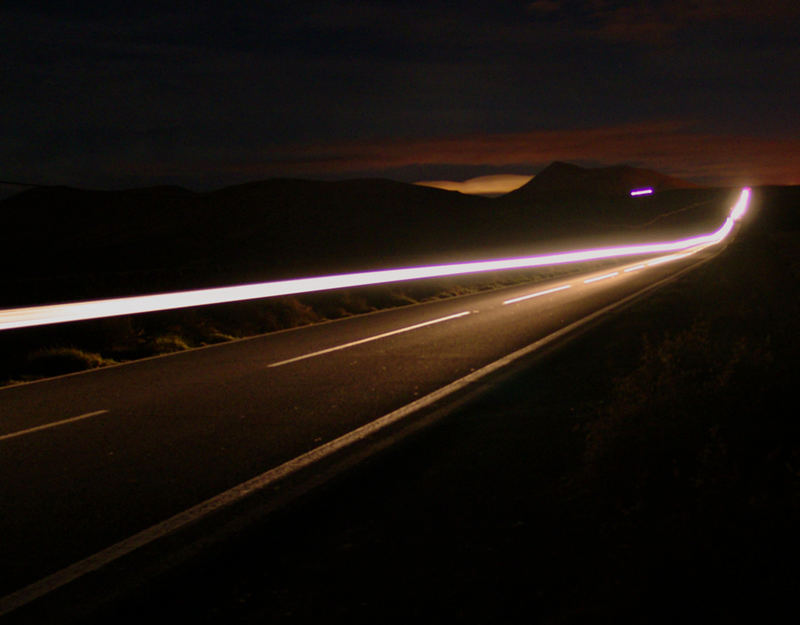 Landstraße bei Nacht in Fuerteventura