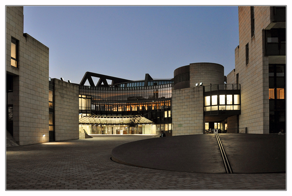 Landtag in der Dämmerstunde