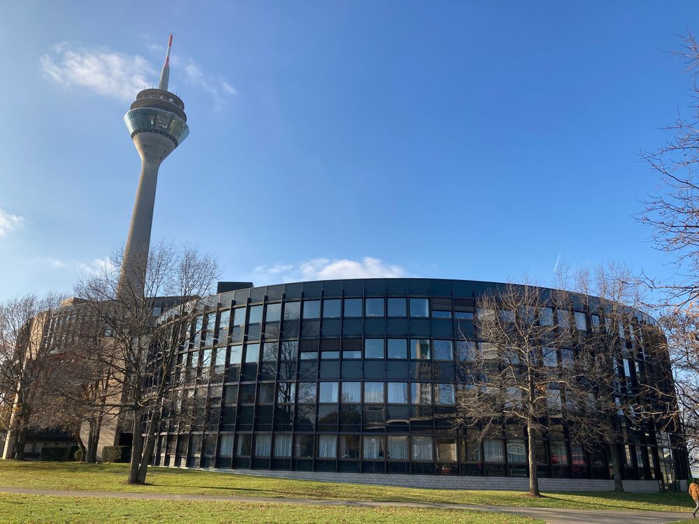 Landtag NRW und Rheinturm