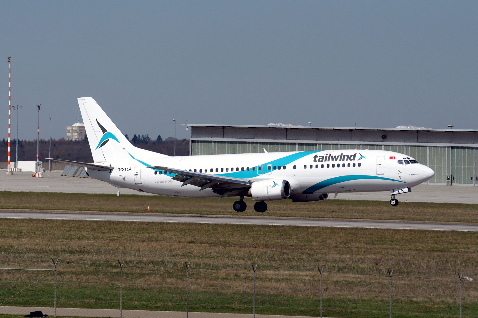 Landung B737-400 Tailwind Airlines in Stuttgart