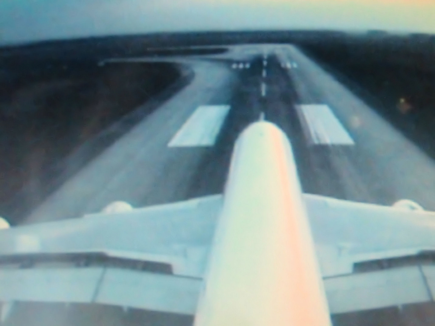 Landung CDG-Airport aus Sicht der Bordkamera am Leitwerk A380 Air France