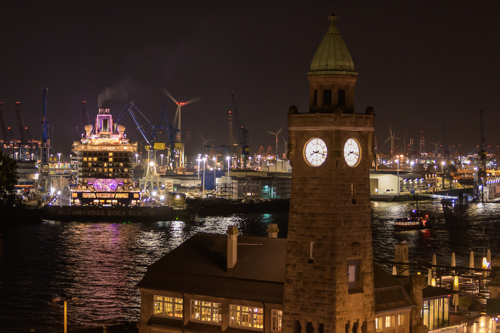 Landungsbrücke abends