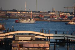 Landungsbrücke im Sunset