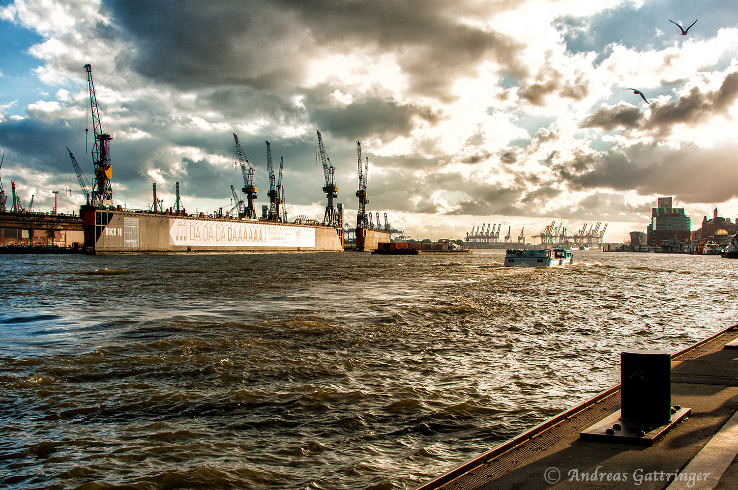 Landungsbrücke_Hafen Hamburg