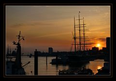 Landungsbrücken am Abend