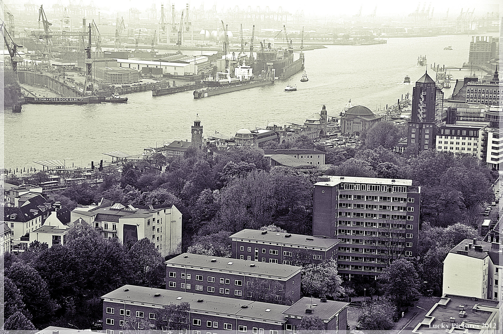 Landungsbrücken - Hamburg - 30/2012