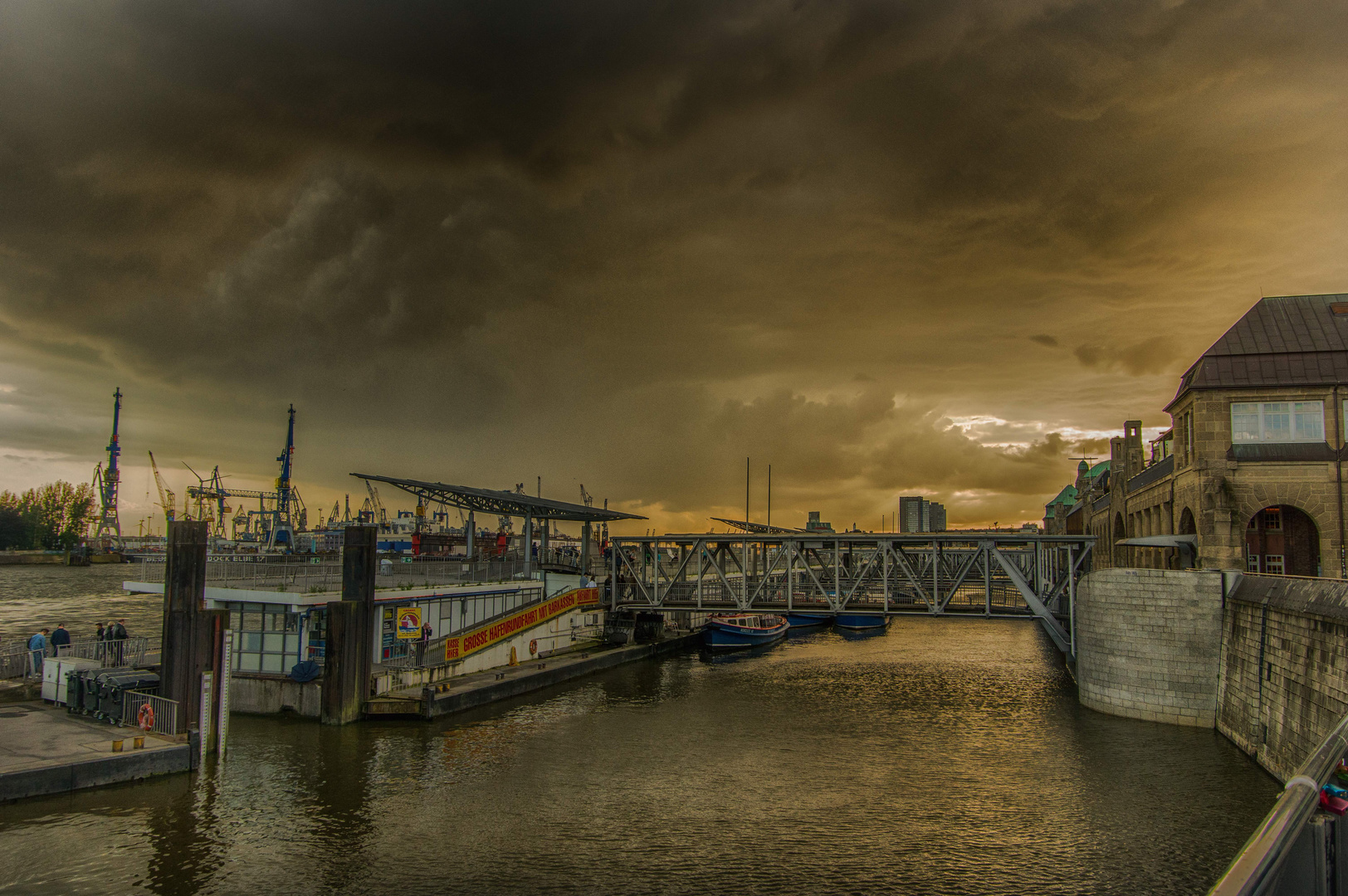 Landungsbrücken Hamburg