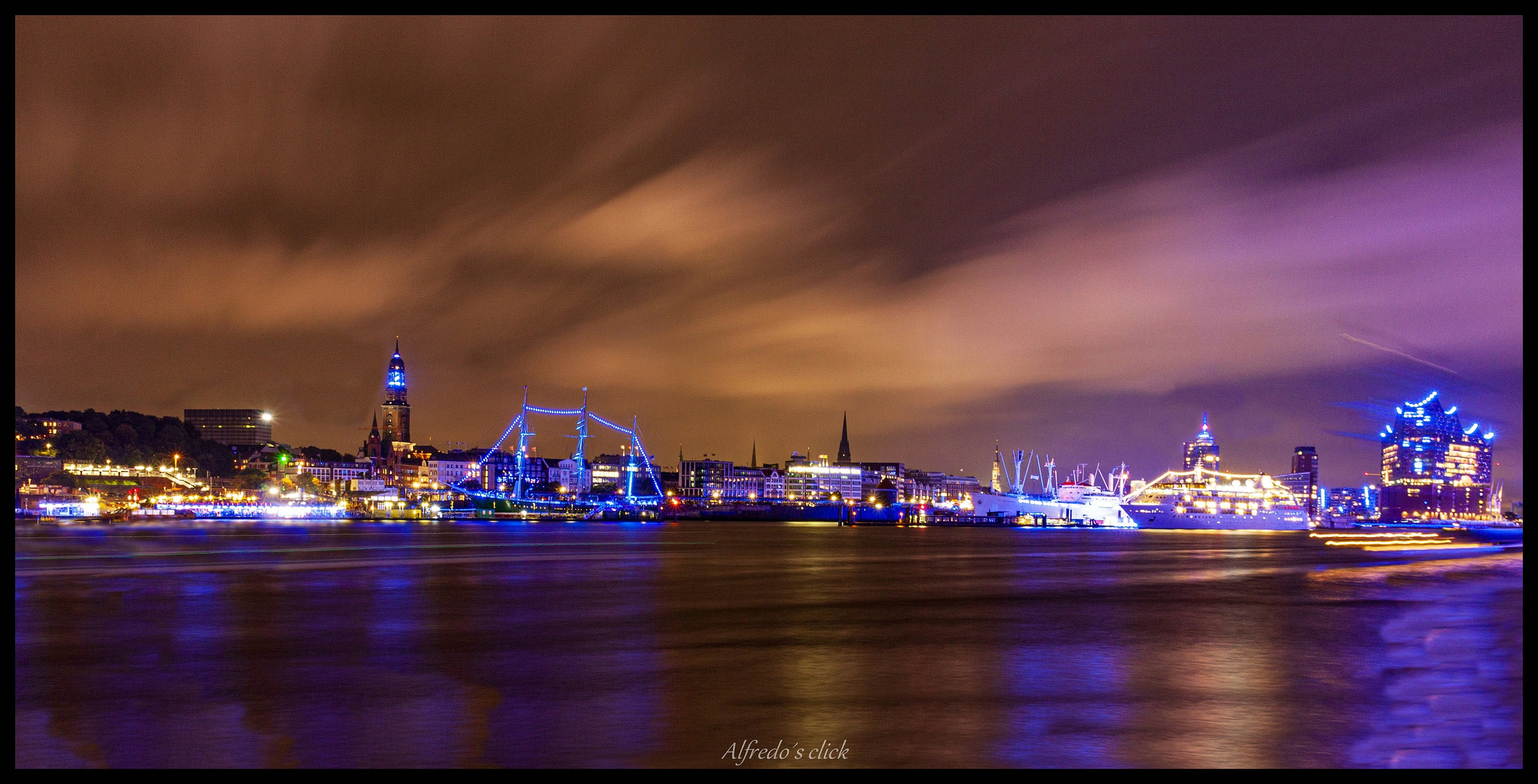 Landungsbrücken Hamburger Hafen I