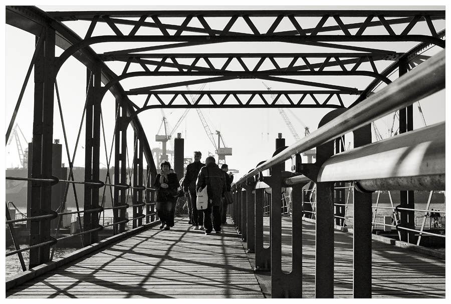 Landungsbrücken im Hamburger Hafen