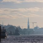 Landungsbrücken im Morgenlicht