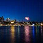 Landungsbrücken mit Dom Feuerwerk