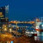 Landungsbrücken mit Elbphilharmonie