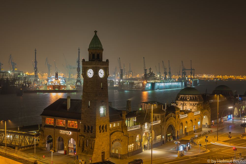 Landungsbrücken @night