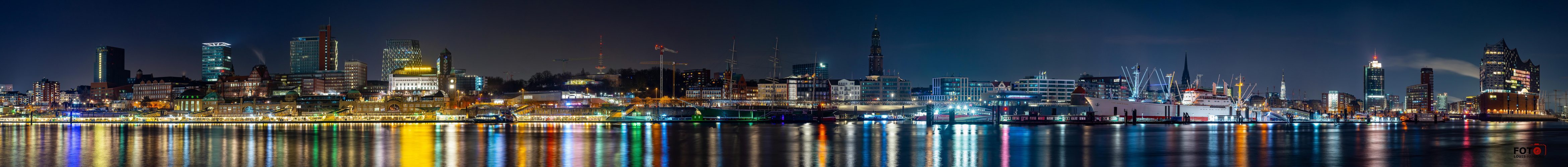 Landungsbrücken Panorama bei Nacht